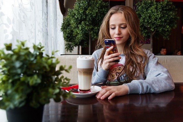 Afbeelding tiener smartphone